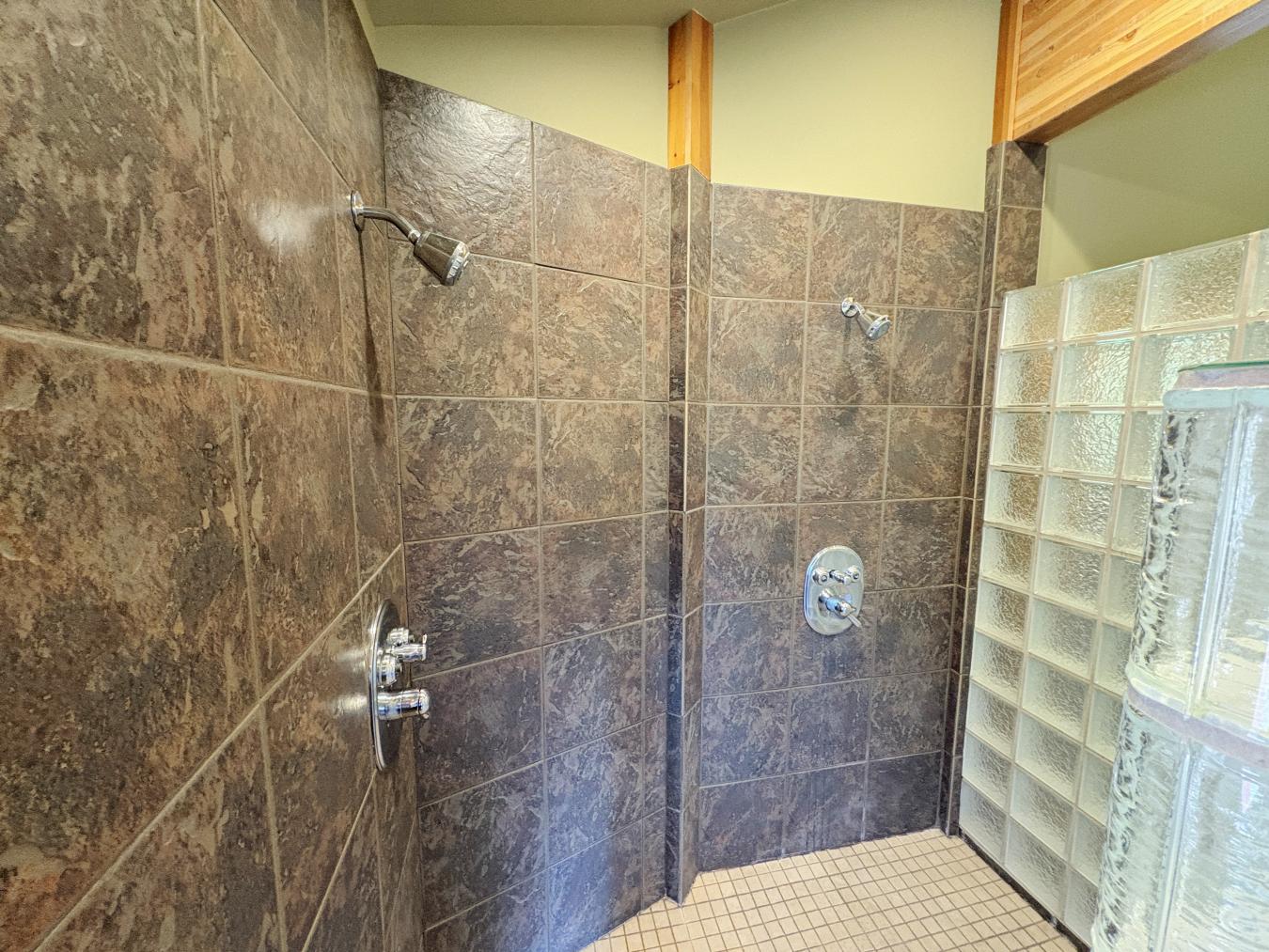 Easton, Kittitas, 98925, United States, 4 Bedrooms Bedrooms, ,4 BathroomsBathrooms,Residential,For Sale,1912966