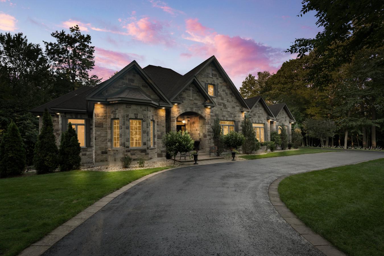 Saint-Lazare, QC, J7T 3L5, Canada, 5 Bedrooms Bedrooms, ,4 BathroomsBathrooms,Residential,For Sale,1912965