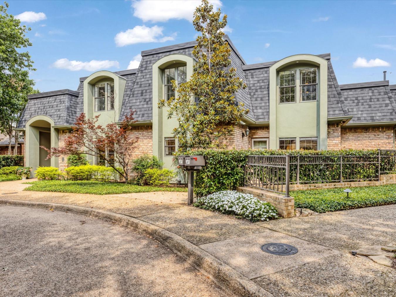 Dallas, Dallas, 75225, United States, 4 Bedrooms Bedrooms, ,5 BathroomsBathrooms,Residential,For Sale,1912964