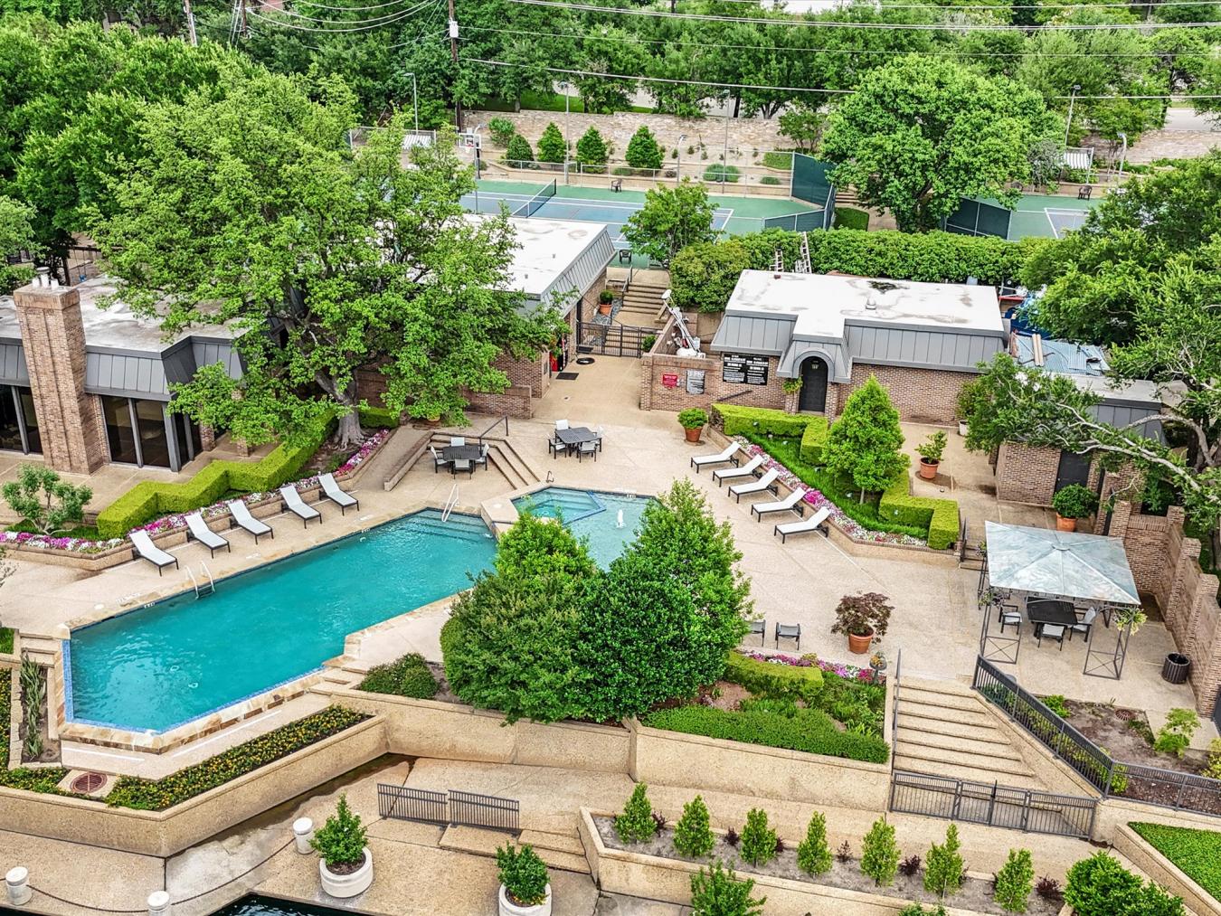 Dallas, Dallas, 75225, United States, 4 Bedrooms Bedrooms, ,5 BathroomsBathrooms,Residential,For Sale,1912964