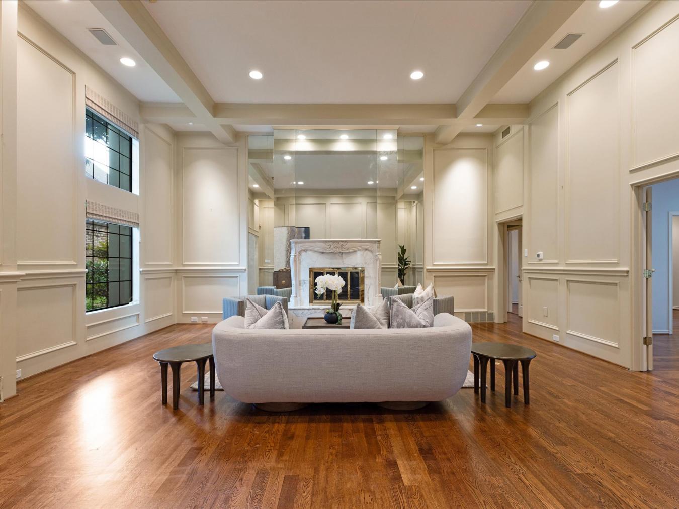 Dallas, Dallas, 75225, United States, 4 Bedrooms Bedrooms, ,5 BathroomsBathrooms,Residential,For Sale,1912964