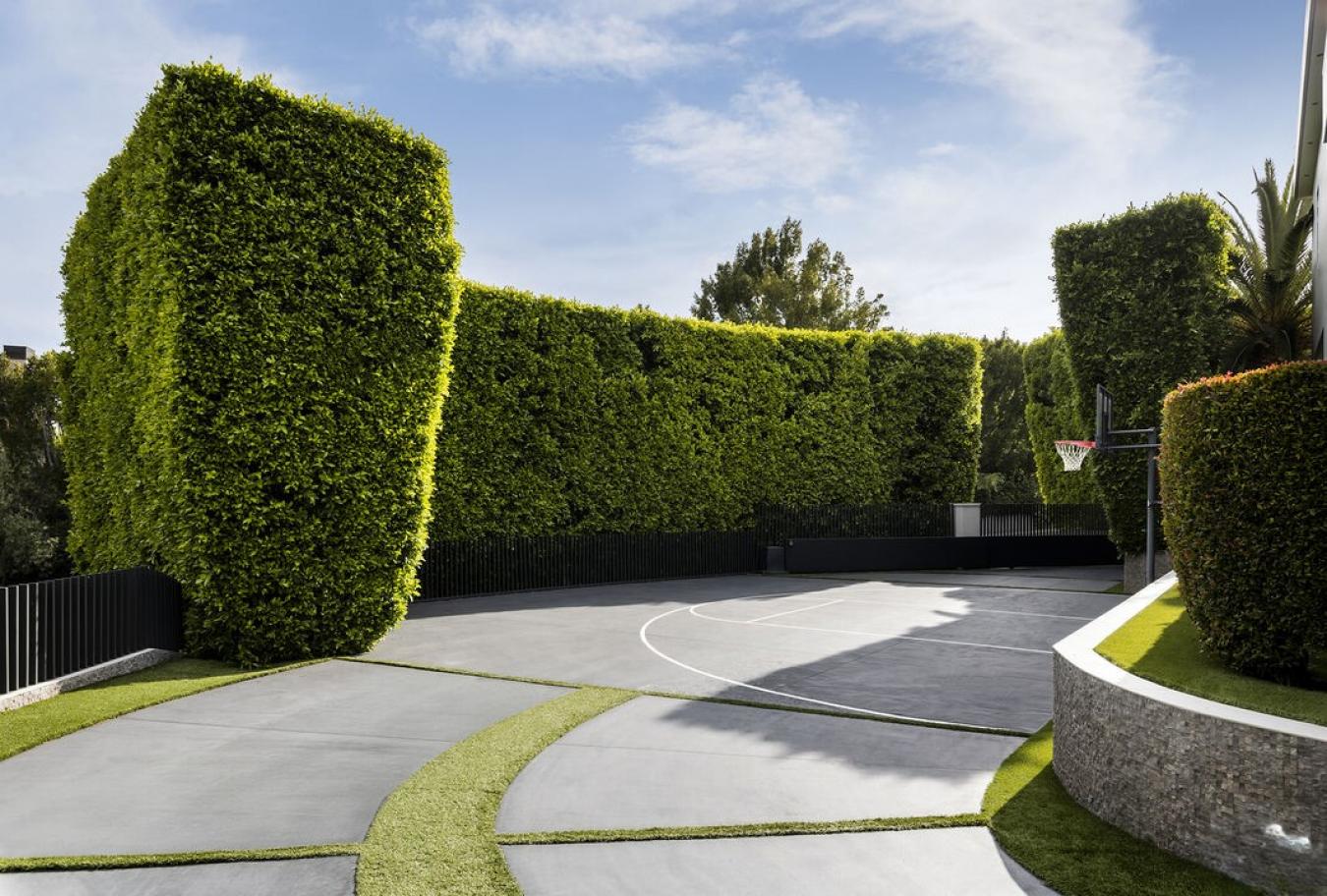 Beverly Hills, California, 90210, United States, 9 Bedrooms Bedrooms, ,13 BathroomsBathrooms,Residential,For Sale,1912959