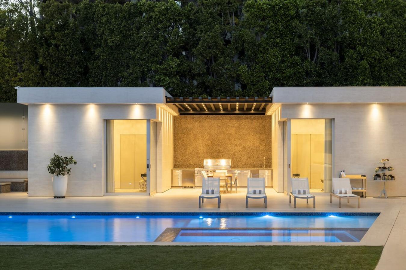 Beverly Hills, California, 90210, United States, 9 Bedrooms Bedrooms, ,13 BathroomsBathrooms,Residential,For Sale,1912959