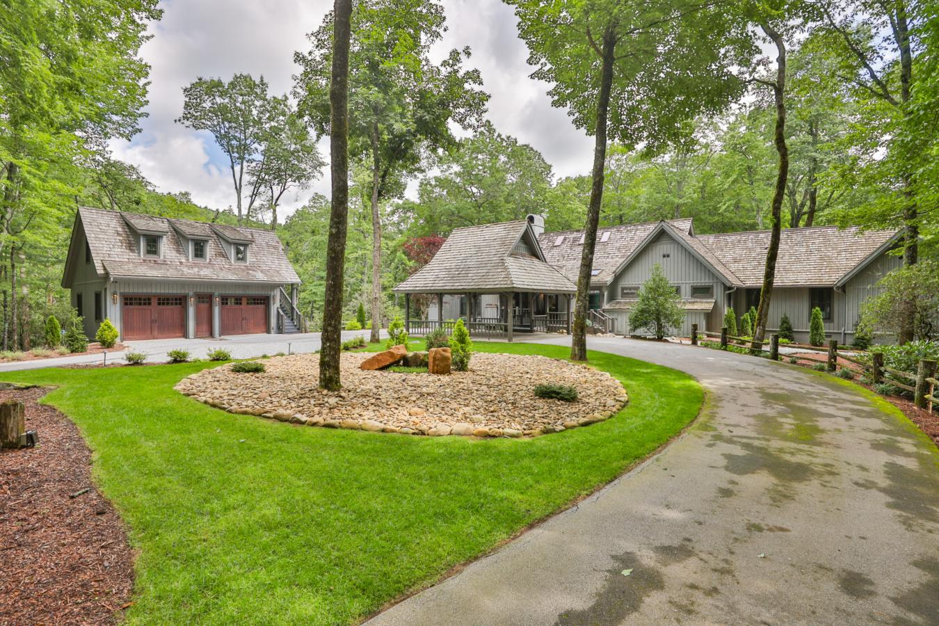 Cashiers, Jackson, 28717, United States, 3 Bedrooms Bedrooms, ,4 BathroomsBathrooms,Residential,For Sale,1912958