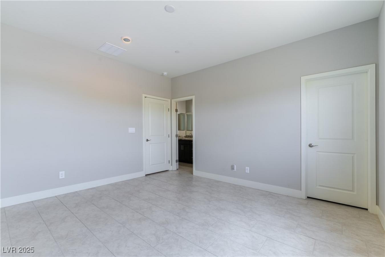 Henderson, Clark, 89011, United States, 6 Bedrooms Bedrooms, ,3 BathroomsBathrooms,Residential,For Sale,1912957