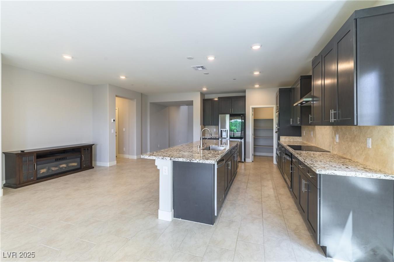 Henderson, Clark, 89011, United States, 6 Bedrooms Bedrooms, ,3 BathroomsBathrooms,Residential,For Sale,1912957