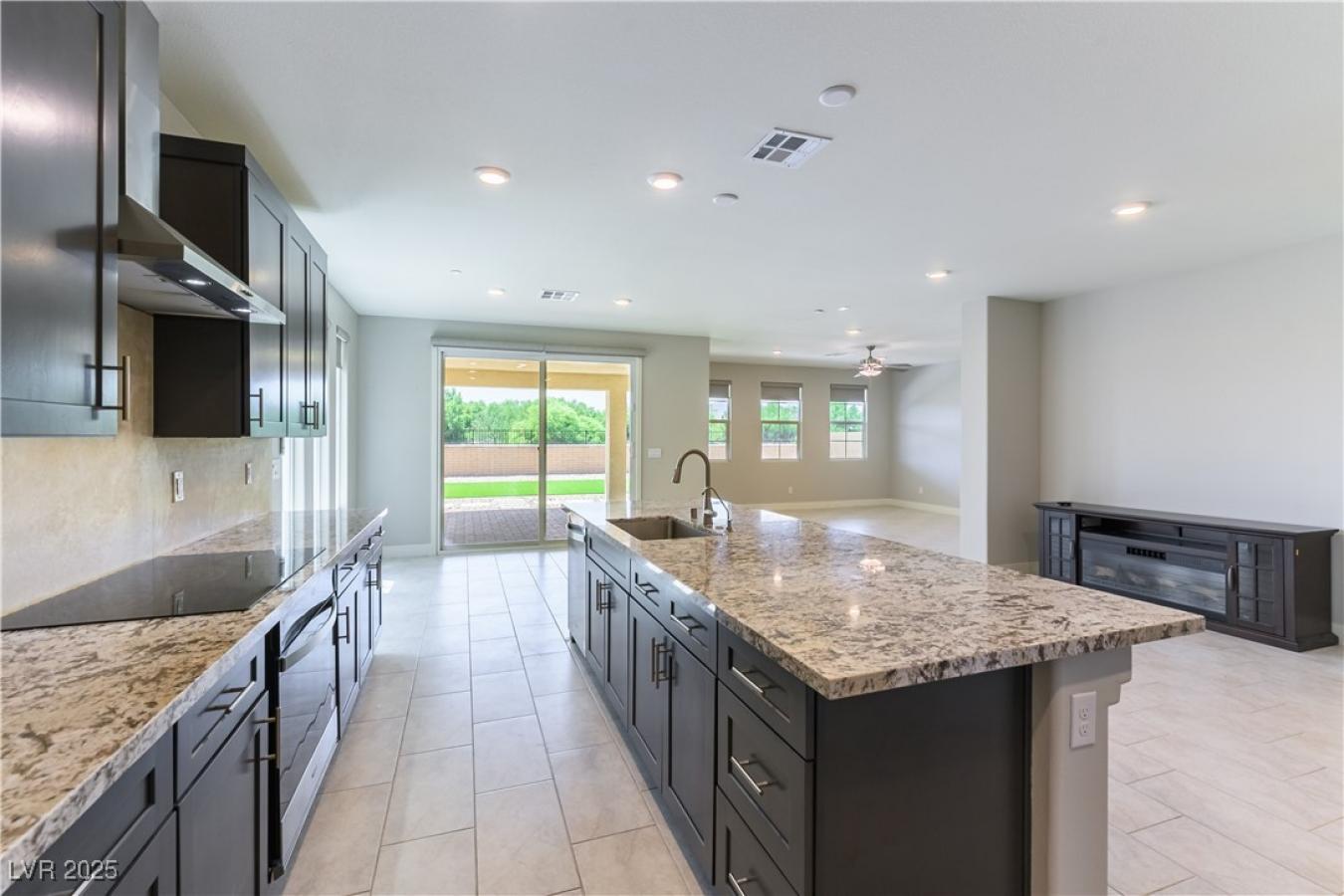 Henderson, Clark, 89011, United States, 6 Bedrooms Bedrooms, ,3 BathroomsBathrooms,Residential,For Sale,1912957