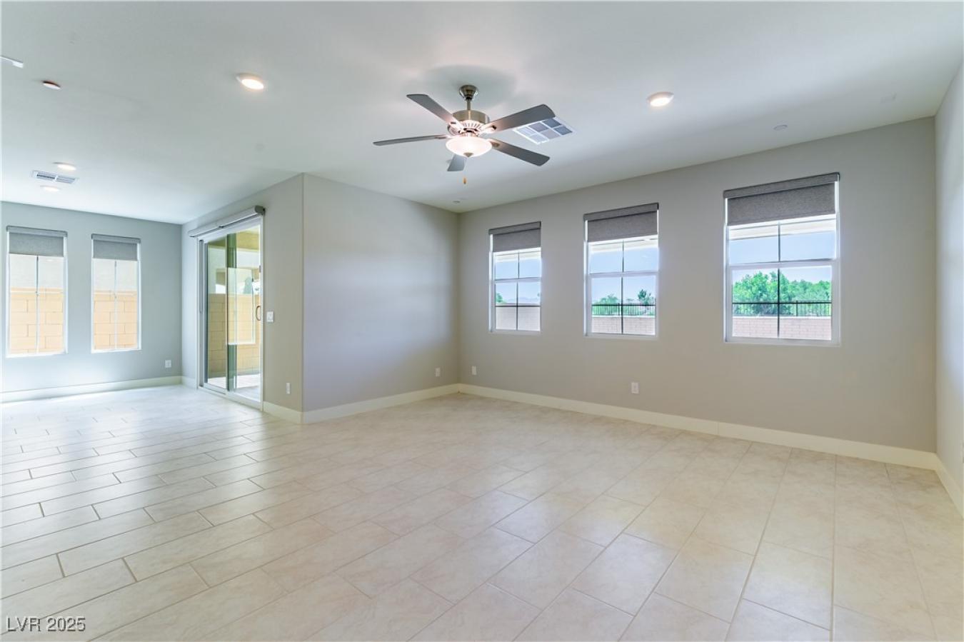 Henderson, Clark, 89011, United States, 6 Bedrooms Bedrooms, ,3 BathroomsBathrooms,Residential,For Sale,1912957