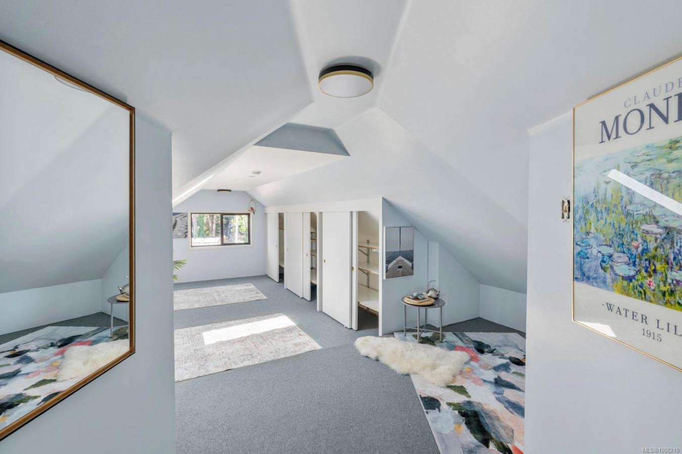 Saanich, Capital Regional District, V8N 4G3, Canada, 4 Bedrooms Bedrooms, ,4 BathroomsBathrooms,Residential,For Sale,1912955