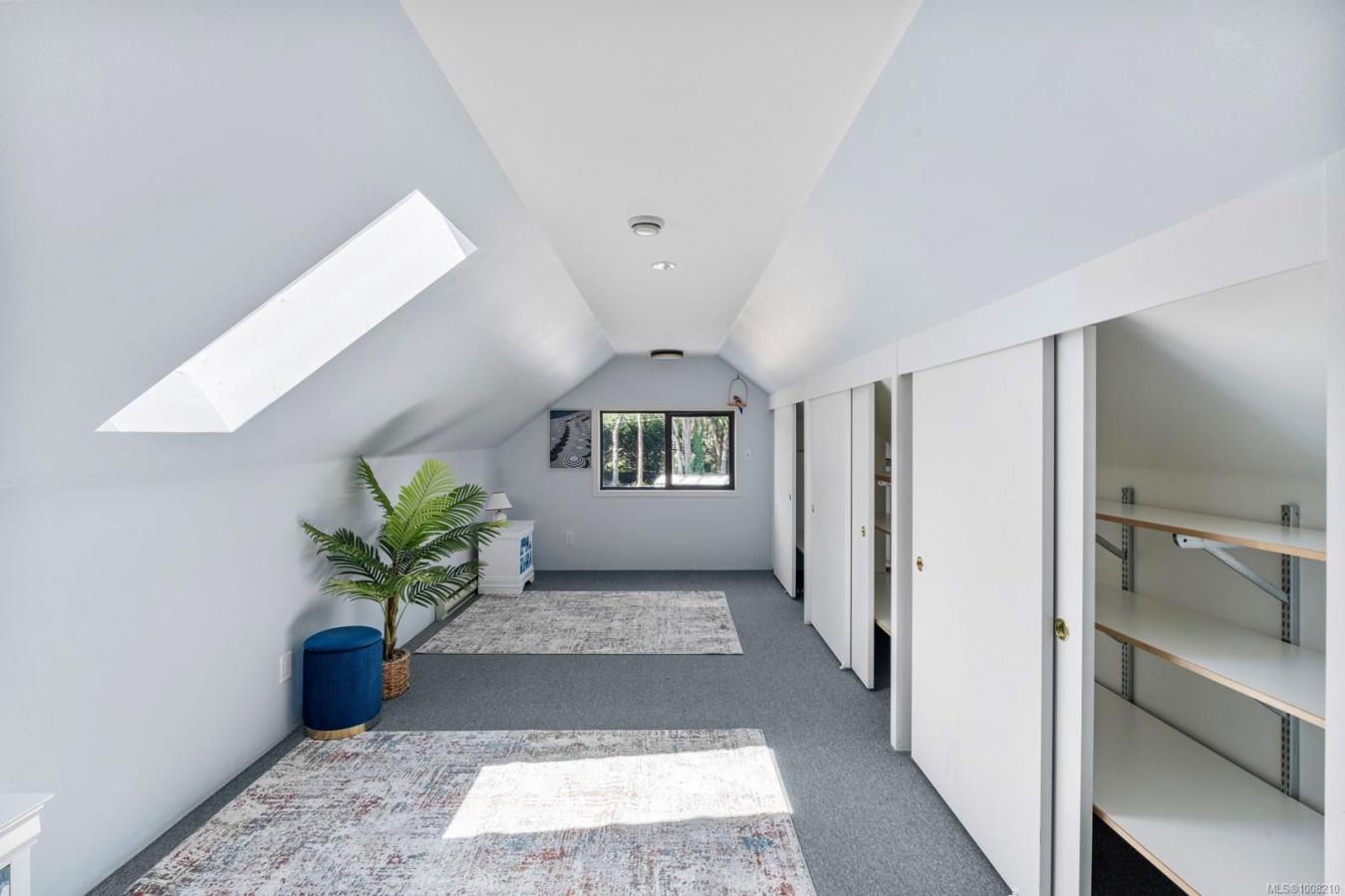 Saanich, Capital Regional District, V8N 4G3, Canada, 4 Bedrooms Bedrooms, ,4 BathroomsBathrooms,Residential,For Sale,1912955