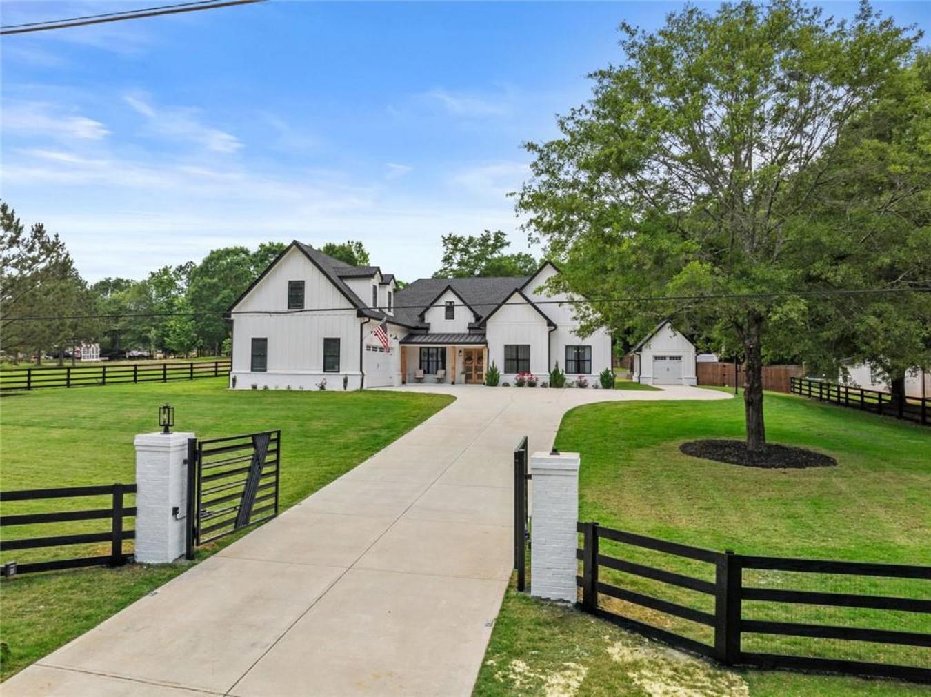 Monroe, Walton - GA, 30656, United States, 5 Bedrooms Bedrooms, ,4 BathroomsBathrooms,Residential,For Sale,1912949