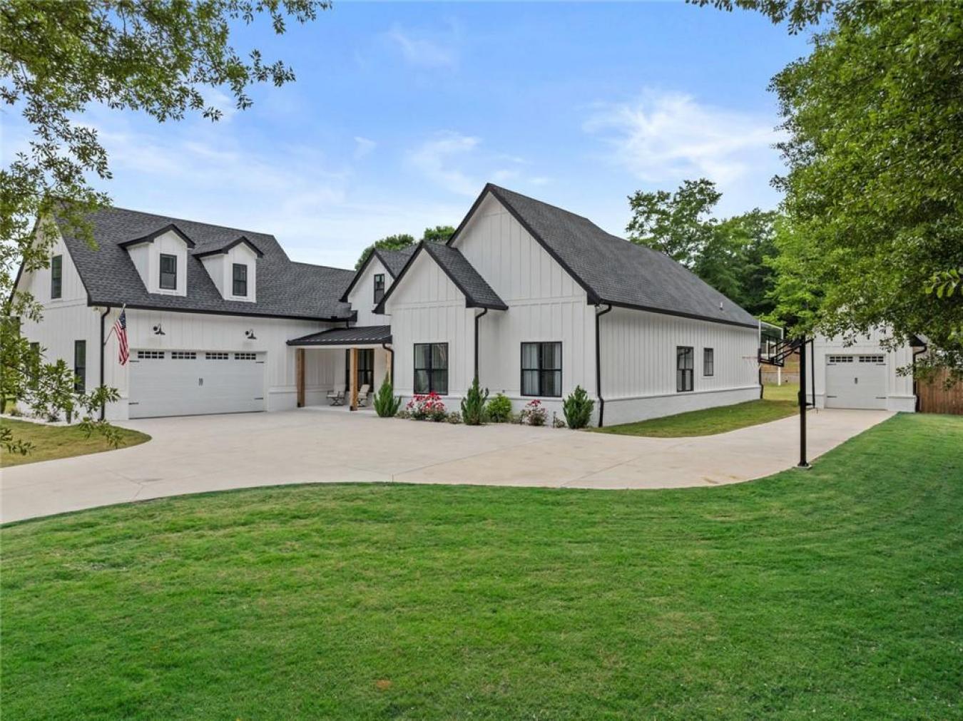 Monroe, Walton - GA, 30656, United States, 5 Bedrooms Bedrooms, ,4 BathroomsBathrooms,Residential,For Sale,1912949