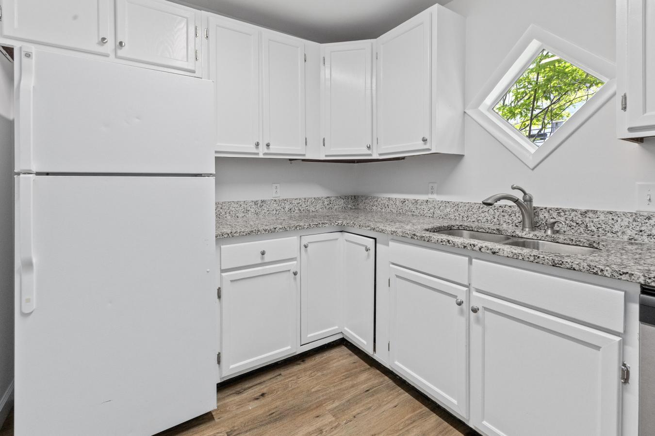 Charleston, Charleston, 29403, United States, ,Residential,For Sale,1912948