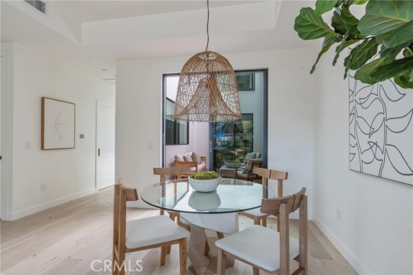 Los Angeles, Los Angeles, 90064, United States, 4 Bedrooms Bedrooms, ,3 BathroomsBathrooms,Residential,For Sale,1912946
