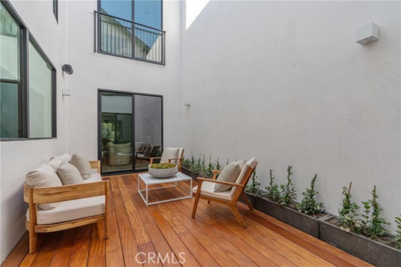 Los Angeles, Los Angeles, 90064, United States, 4 Bedrooms Bedrooms, ,3 BathroomsBathrooms,Residential,For Sale,1912946