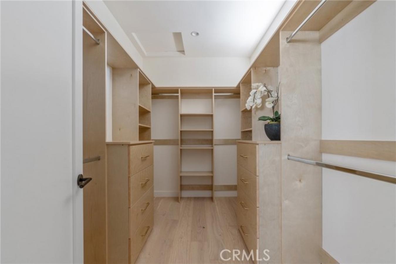 Los Angeles, Los Angeles, 90064, United States, 4 Bedrooms Bedrooms, ,3 BathroomsBathrooms,Residential,For Sale,1912946