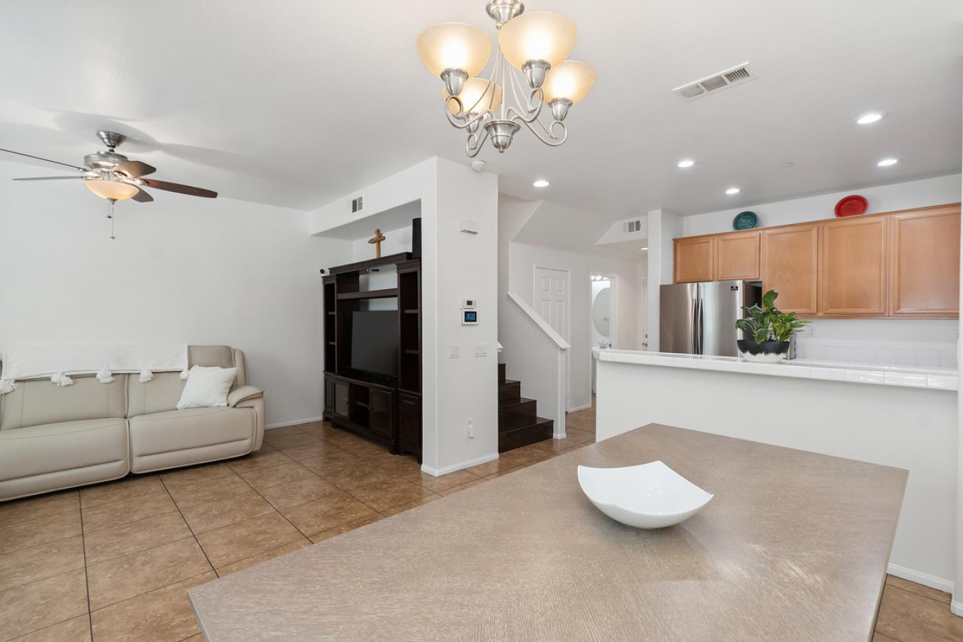 Upland, California, 91786, United States, 3 Bedrooms Bedrooms, ,2 BathroomsBathrooms,Residential,For Sale,1912944