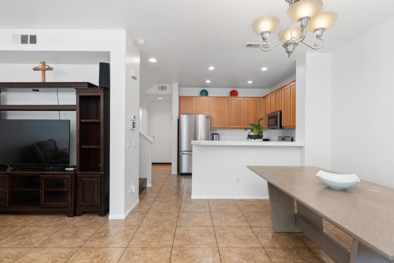 Upland, California, 91786, United States, 3 Bedrooms Bedrooms, ,2 BathroomsBathrooms,Residential,For Sale,1912944