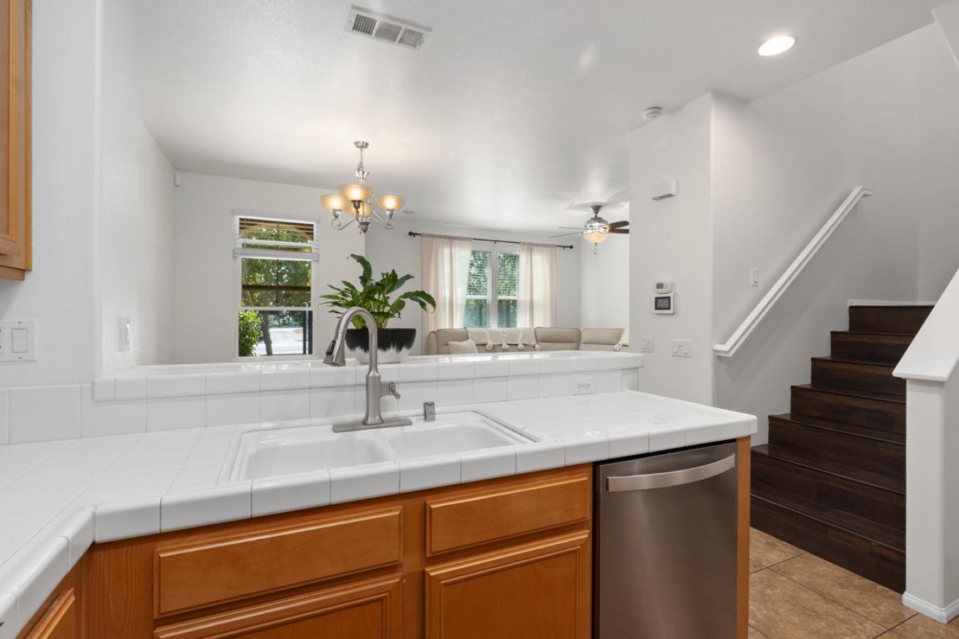 Upland, California, 91786, United States, 3 Bedrooms Bedrooms, ,2 BathroomsBathrooms,Residential,For Sale,1912944