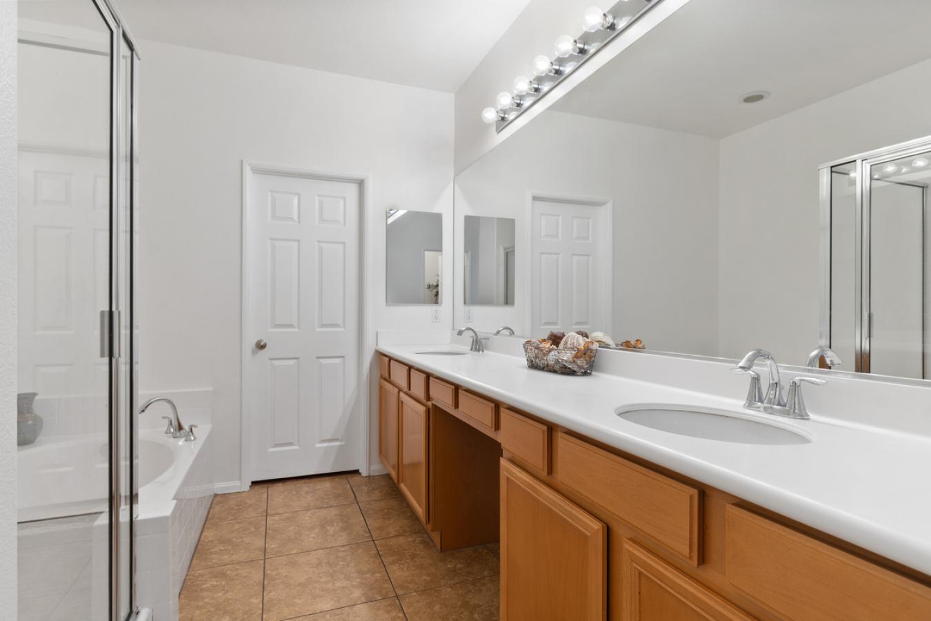 Upland, California, 91786, United States, 3 Bedrooms Bedrooms, ,2 BathroomsBathrooms,Residential,For Sale,1912944