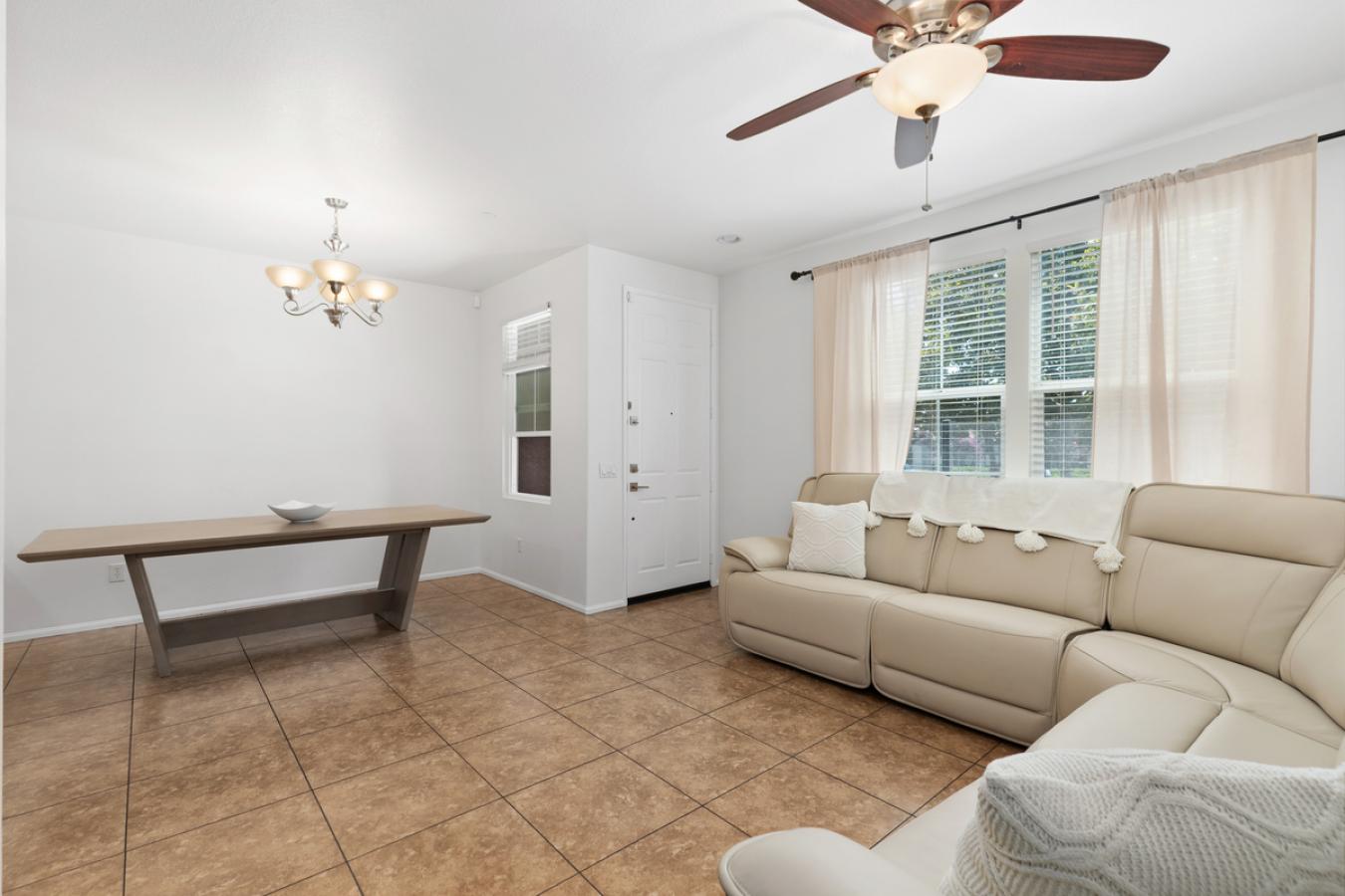 Upland, California, 91786, United States, 3 Bedrooms Bedrooms, ,2 BathroomsBathrooms,Residential,For Sale,1912944