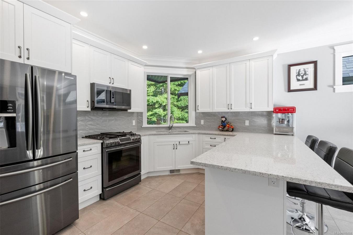 Shawnigan Lake, Cowichan Valley Regional District, V0R 2W1, Canada, 5 Bedrooms Bedrooms, ,5 BathroomsBathrooms,Residential,For Sale,1912942