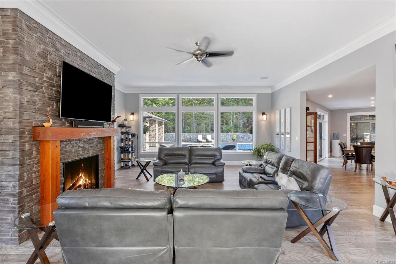 Shawnigan Lake, Cowichan Valley Regional District, V0R 2W1, Canada, 5 Bedrooms Bedrooms, ,5 BathroomsBathrooms,Residential,For Sale,1912942