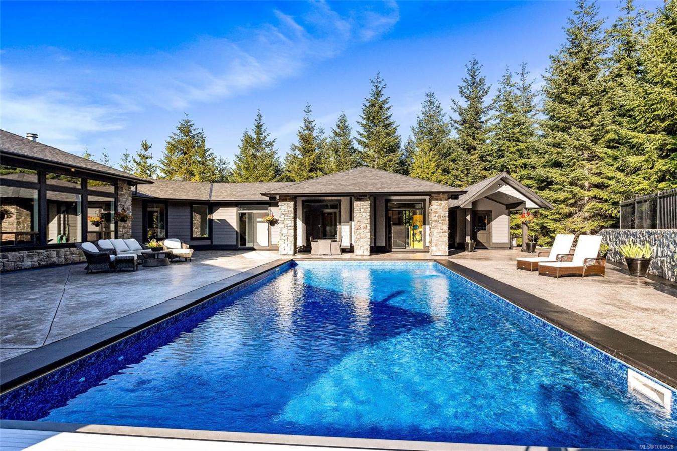 Shawnigan Lake, Cowichan Valley Regional District, V0R 2W1, Canada, 5 Bedrooms Bedrooms, ,5 BathroomsBathrooms,Residential,For Sale,1912942