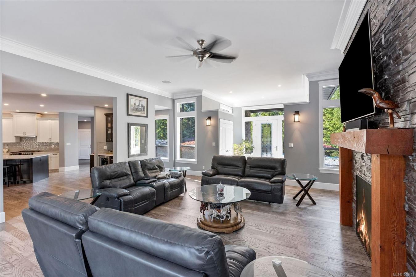 Shawnigan Lake, Cowichan Valley Regional District, V0R 2W1, Canada, 5 Bedrooms Bedrooms, ,5 BathroomsBathrooms,Residential,For Sale,1912942