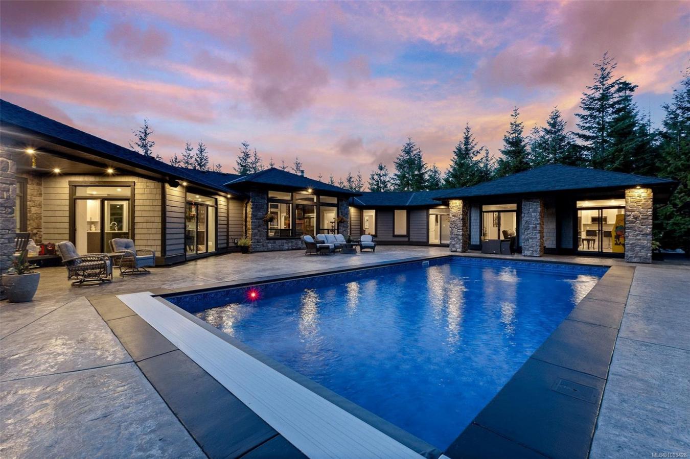 Shawnigan Lake, Cowichan Valley Regional District, V0R 2W1, Canada, 5 Bedrooms Bedrooms, ,5 BathroomsBathrooms,Residential,For Sale,1912942