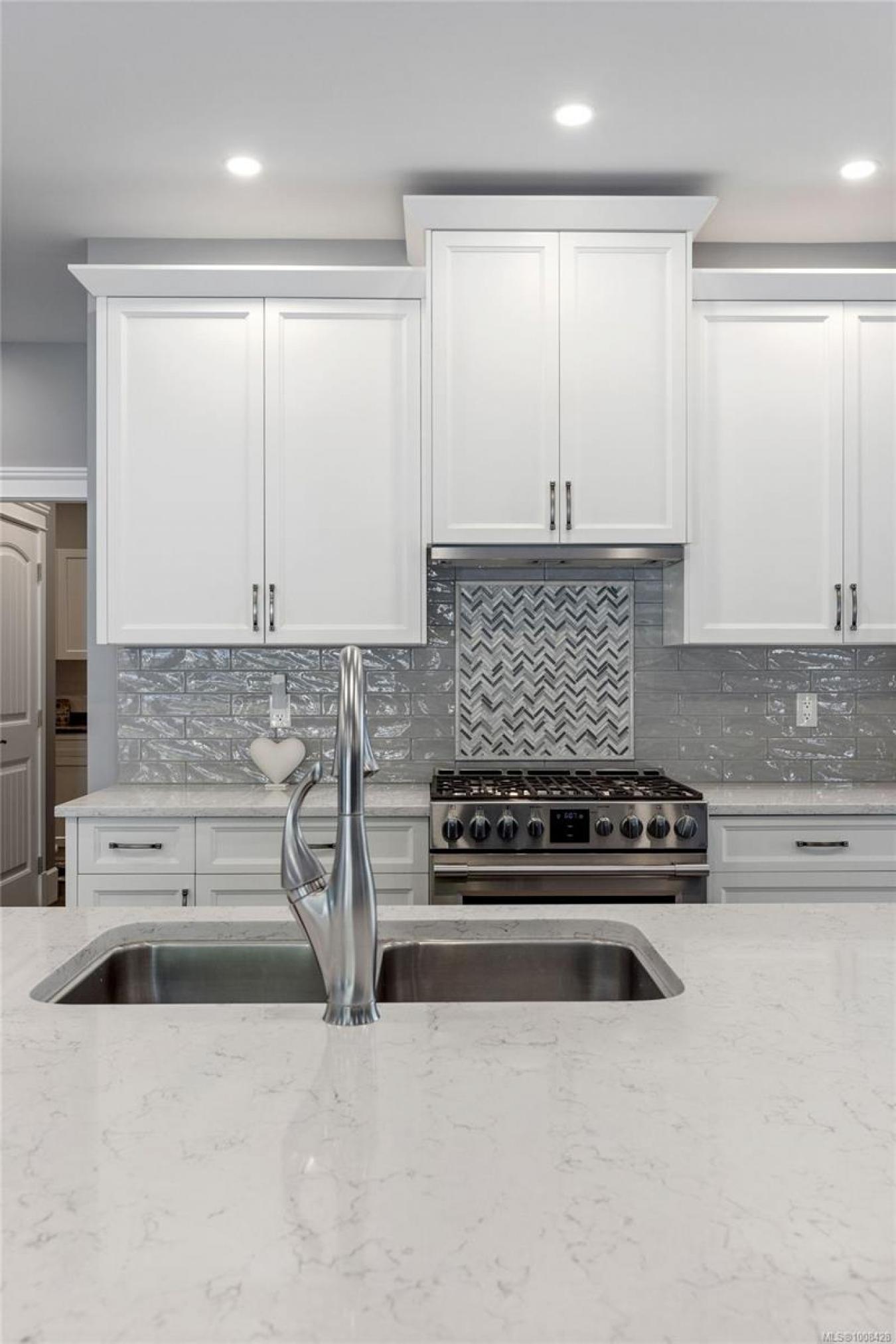 Shawnigan Lake, Cowichan Valley Regional District, V0R 2W1, Canada, 5 Bedrooms Bedrooms, ,5 BathroomsBathrooms,Residential,For Sale,1912942