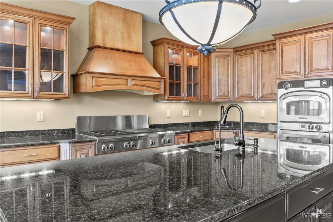 Evans, Erie, 14047, United States, 6 Bedrooms Bedrooms, ,7 BathroomsBathrooms,Residential,For Sale,1912938