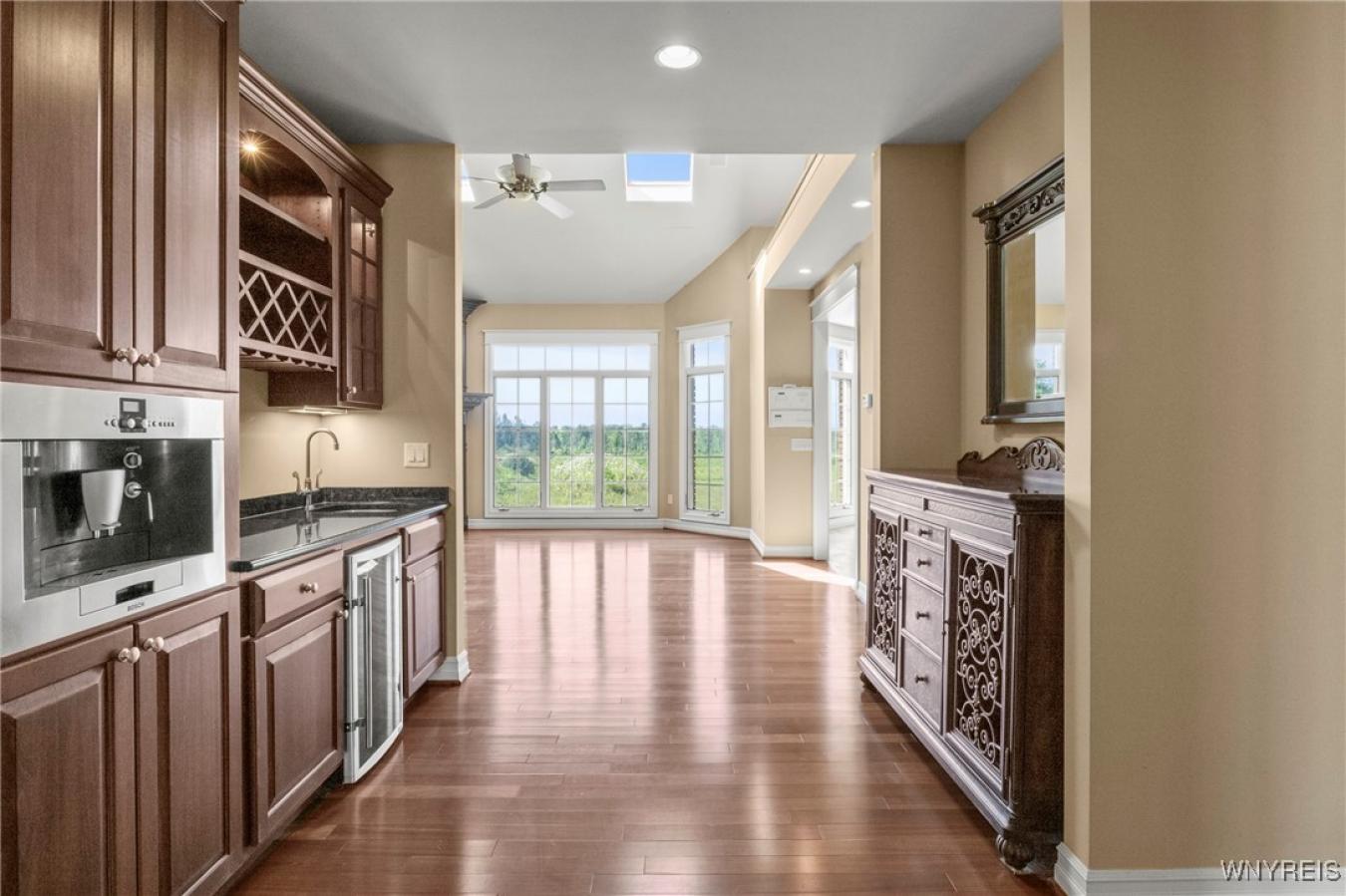 Evans, Erie, 14047, United States, 6 Bedrooms Bedrooms, ,7 BathroomsBathrooms,Residential,For Sale,1912938