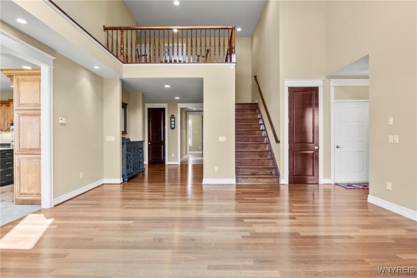 Evans, Erie, 14047, United States, 6 Bedrooms Bedrooms, ,7 BathroomsBathrooms,Residential,For Sale,1912938