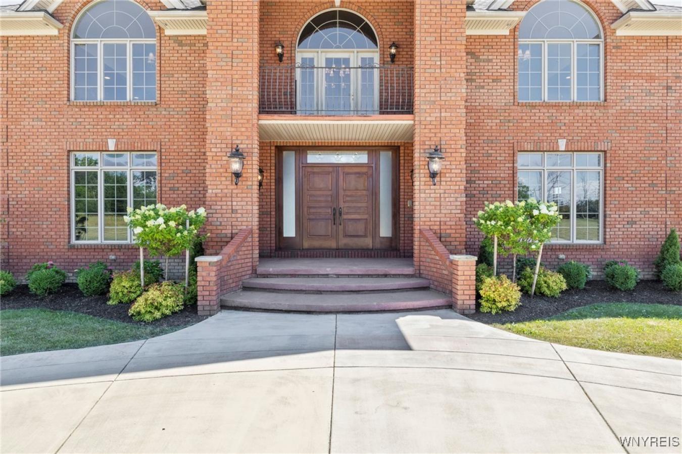 Evans, Erie, 14047, United States, 6 Bedrooms Bedrooms, ,7 BathroomsBathrooms,Residential,For Sale,1912938