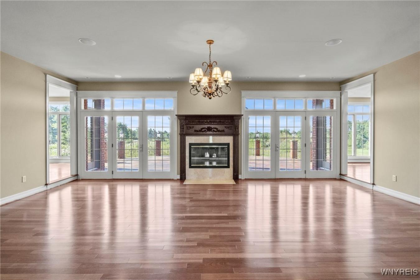 Evans, Erie, 14047, United States, 6 Bedrooms Bedrooms, ,7 BathroomsBathrooms,Residential,For Sale,1912938