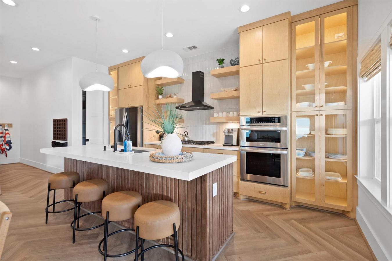 Galveston, Galveston, 77554, United States, 5 Bedrooms Bedrooms, ,5 BathroomsBathrooms,Residential,For Sale,1912937