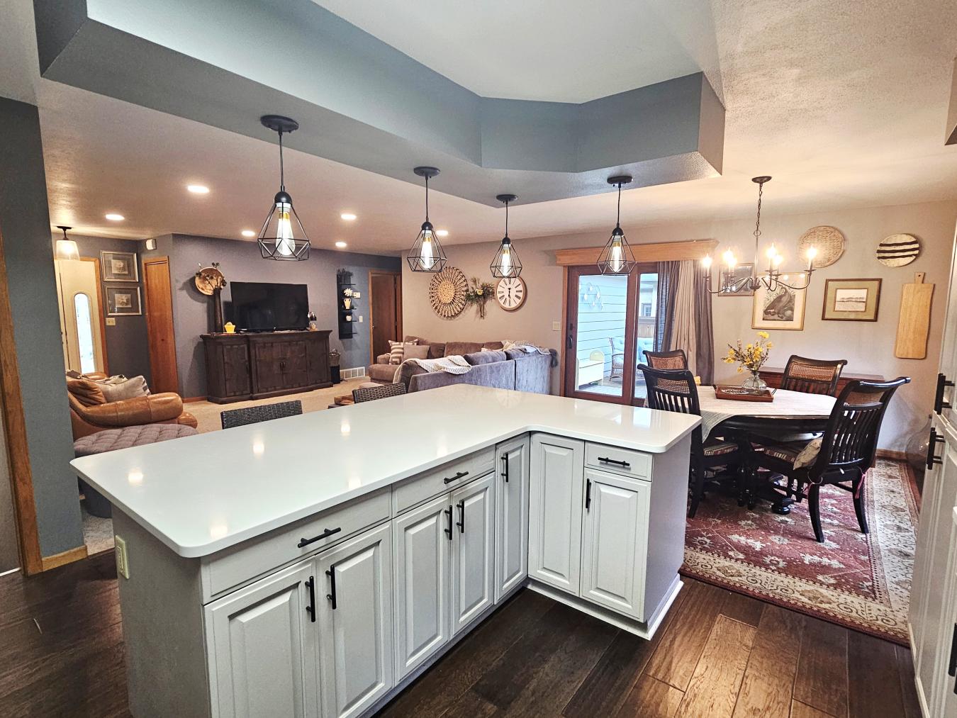 Welcome to this beautifully maintained 5-bedroom, 3-bath ranch home wi – image 12