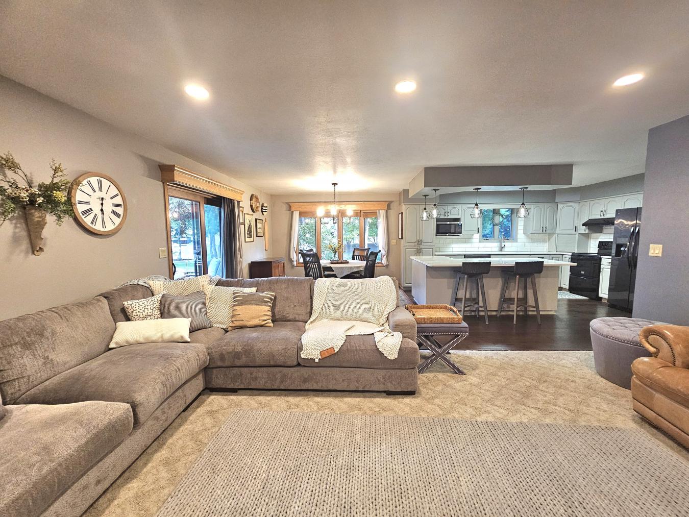 Welcome to this beautifully maintained 5-bedroom, 3-bath ranch home wi – image 15