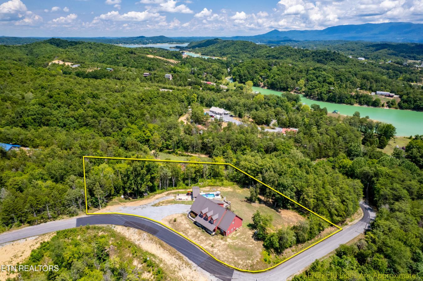 Sevierville, Jefferson County - 26, 37876, United States, 5 Bedrooms Bedrooms, ,3 BathroomsBathrooms,Residential,For Sale,1912928