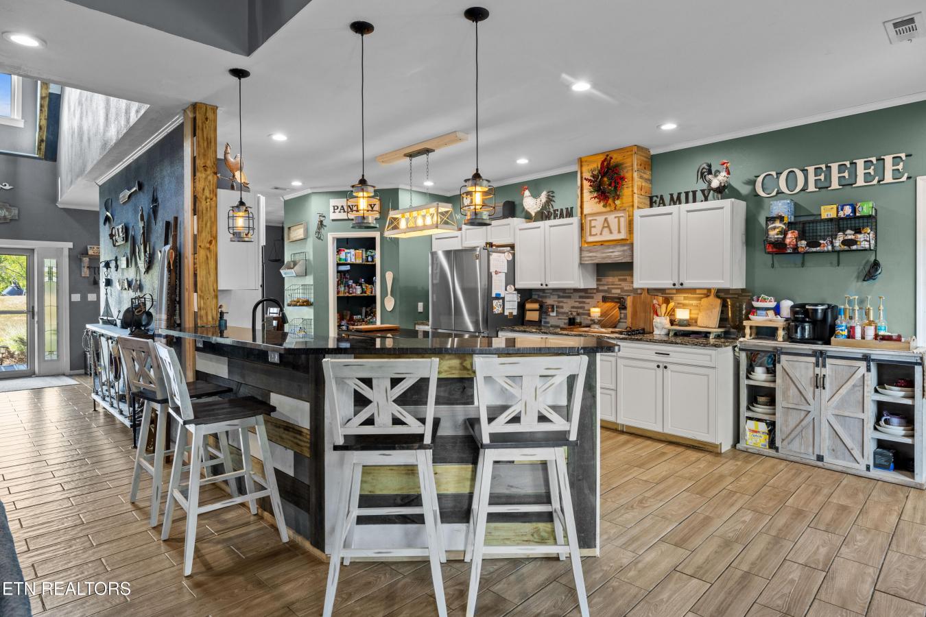 Sevierville, Jefferson County - 26, 37876, United States, 5 Bedrooms Bedrooms, ,3 BathroomsBathrooms,Residential,For Sale,1912928