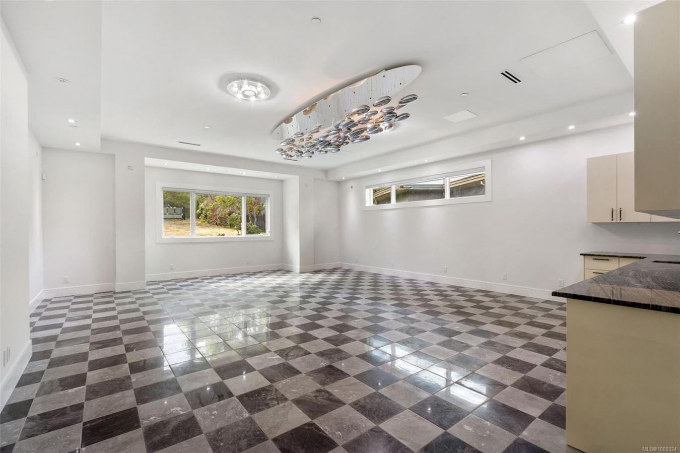 Oak Bay, Capital Regional District, V8R 6G7, Canada, 5 Bedrooms Bedrooms, ,12 BathroomsBathrooms,Residential,For Sale,1914526