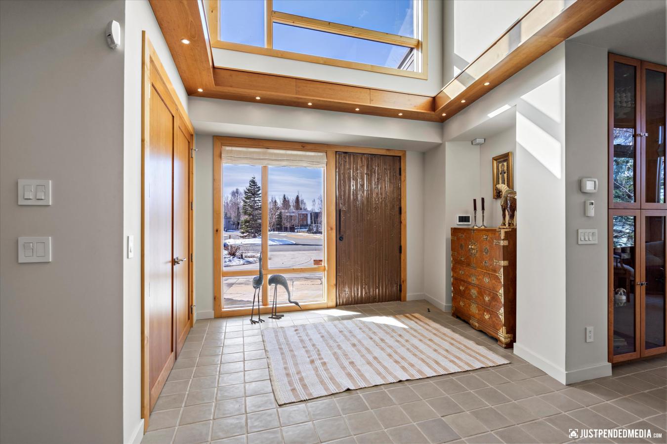 Anchorage, Anchorage, 99517, United States, 3 Bedrooms Bedrooms, ,5 BathroomsBathrooms,Residential,For Sale,1914521