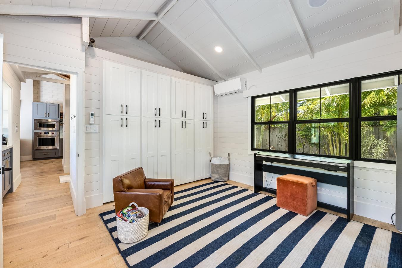 Kailua, Honolulu, 96734, United States, 3 Bedrooms Bedrooms, ,4 BathroomsBathrooms,Residential,For Sale,1963368