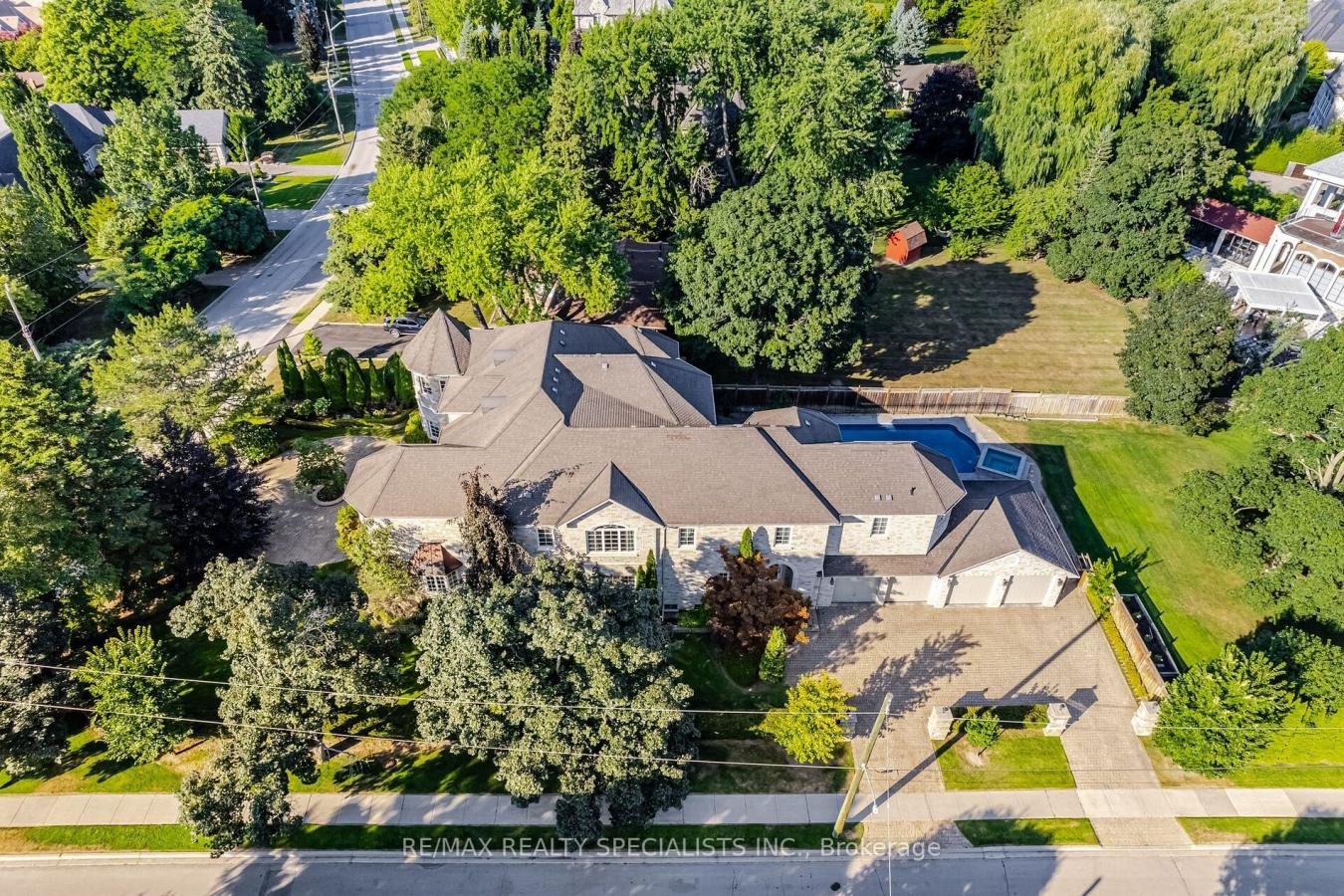 Richmond Hill, ON, L4C 6P7, Canada, 7 Bedrooms Bedrooms, ,10 BathroomsBathrooms,Residential,For Sale,1914519