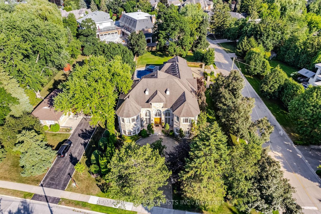 Richmond Hill, ON, L4C 6P7, Canada, 7 Bedrooms Bedrooms, ,10 BathroomsBathrooms,Residential,For Sale,1914519