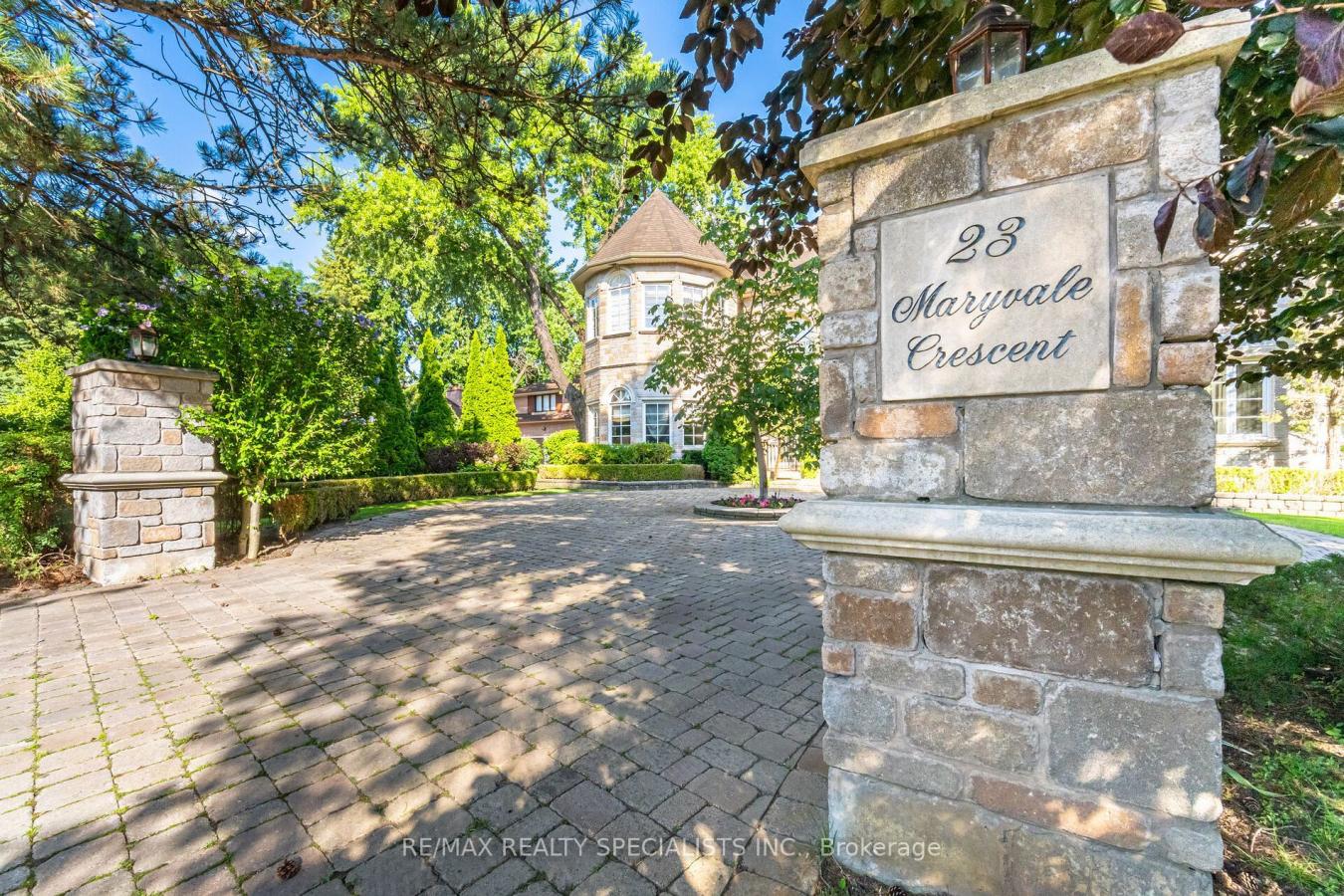 Richmond Hill, ON, L4C 6P7, Canada, 7 Bedrooms Bedrooms, ,10 BathroomsBathrooms,Residential,For Sale,1914519