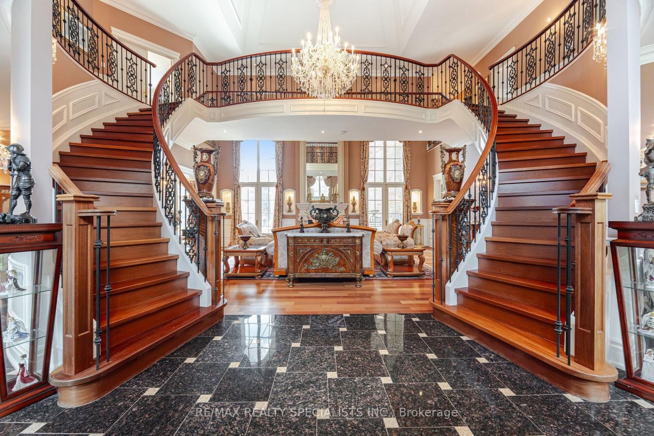 Richmond Hill, ON, L4C 6P7, Canada, 7 Bedrooms Bedrooms, ,10 BathroomsBathrooms,Residential,For Sale,1914519