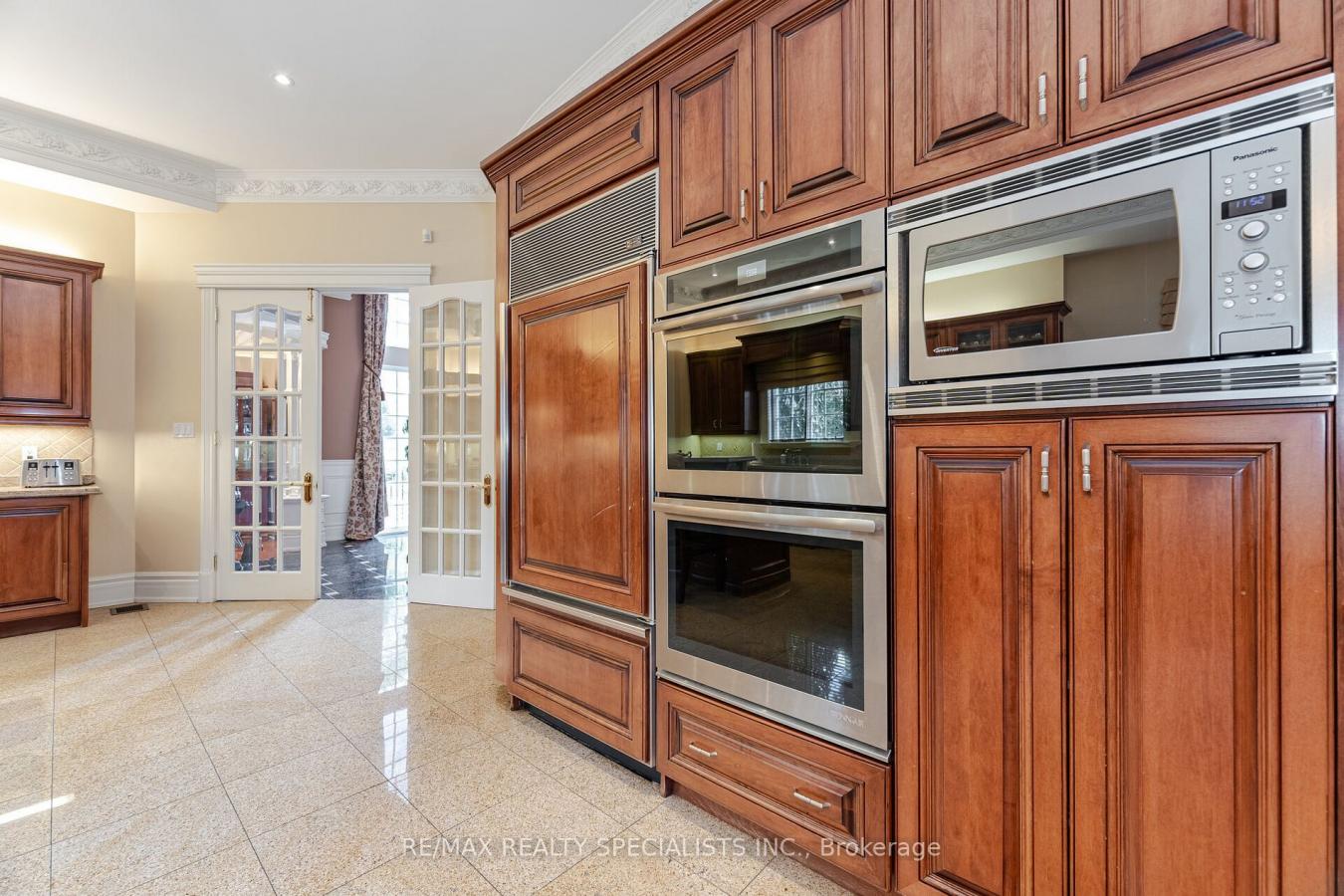Richmond Hill, ON, L4C 6P7, Canada, 7 Bedrooms Bedrooms, ,10 BathroomsBathrooms,Residential,For Sale,1914519