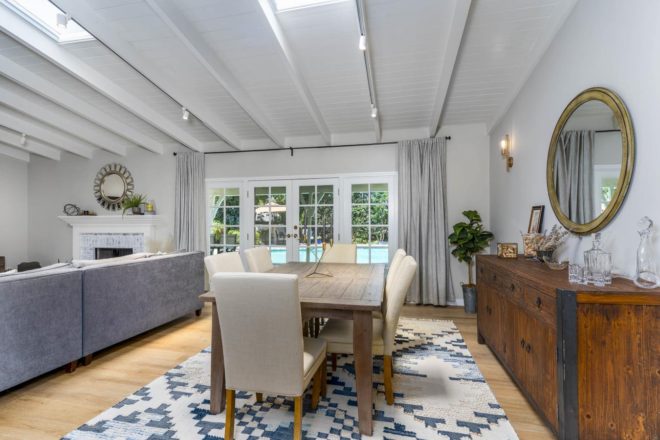 Woodland Hills, California, 91367, United States, 4 Bedrooms Bedrooms, ,3 BathroomsBathrooms,Residential,For Sale,1914517